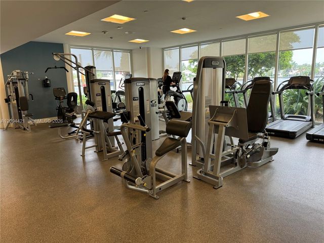 20281 E Country Club Drive 403, Aventura, FL 33180