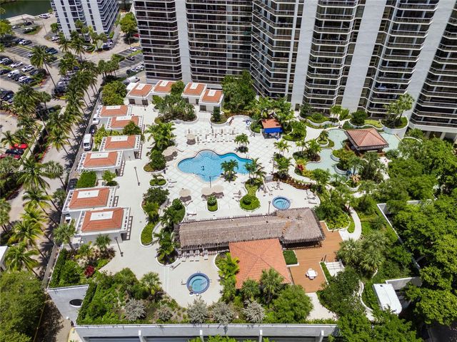 20281 E Country Club Drive 403, Aventura, FL 33180
