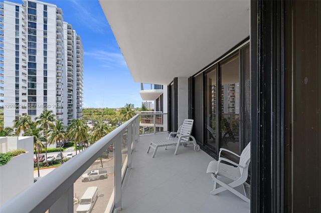 20281 E Country Club Drive 403, Aventura, FL 33180