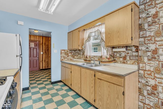 2808 Sangster Avenue, Indianapolis, IN 46218