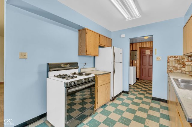 2808 Sangster Avenue, Indianapolis, IN 46218