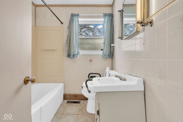 2808 Sangster Avenue, Indianapolis, IN 46218