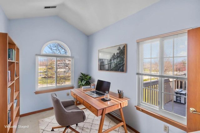 4941 W Maple Leaf CIRCLE, Greenfield, WI 53220