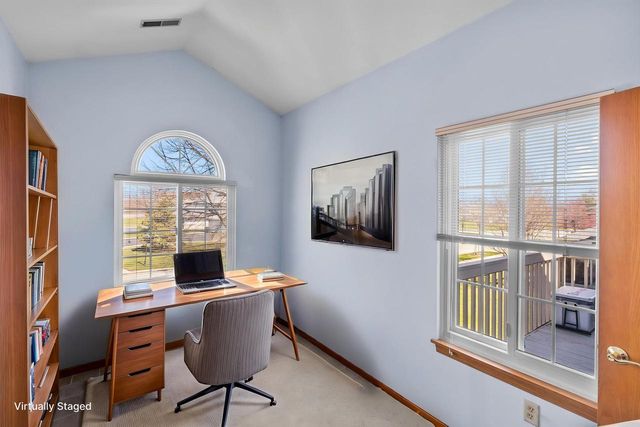 4941 W Maple Leaf CIRCLE, Greenfield, WI 53220