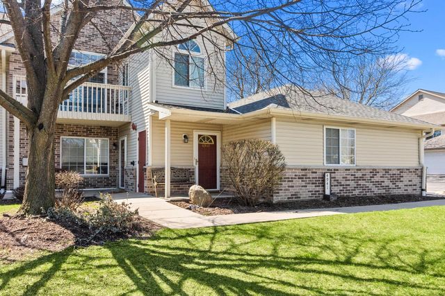 4941 W Maple Leaf CIRCLE, Greenfield, WI 53220