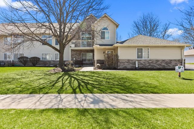 4941 W Maple Leaf CIRCLE, Greenfield, WI 53220