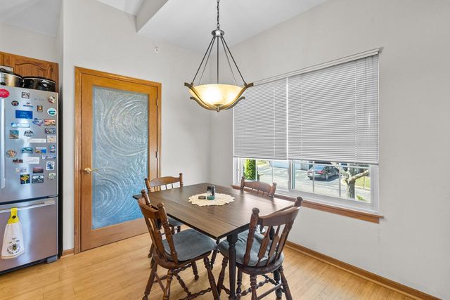 4941 W Maple Leaf CIRCLE, Greenfield, WI 53220