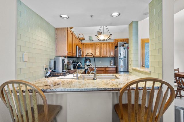 4941 W Maple Leaf CIRCLE, Greenfield, WI 53220