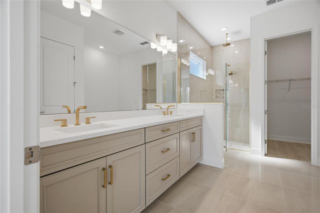 16114 VOLTERRA POINT, Bella Collina, FL 34756
