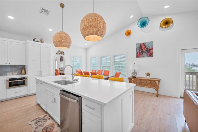 901 Ninth St 13, Port Aransas, TX 78373