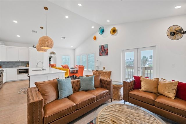 901 Ninth St 13, Port Aransas, TX 78373