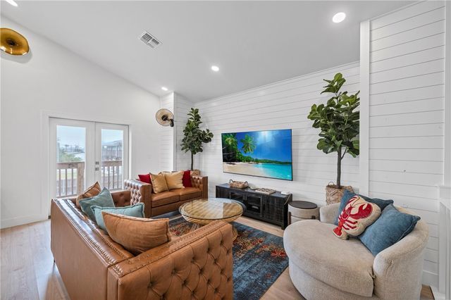 901 Ninth St 13, Port Aransas, TX 78373