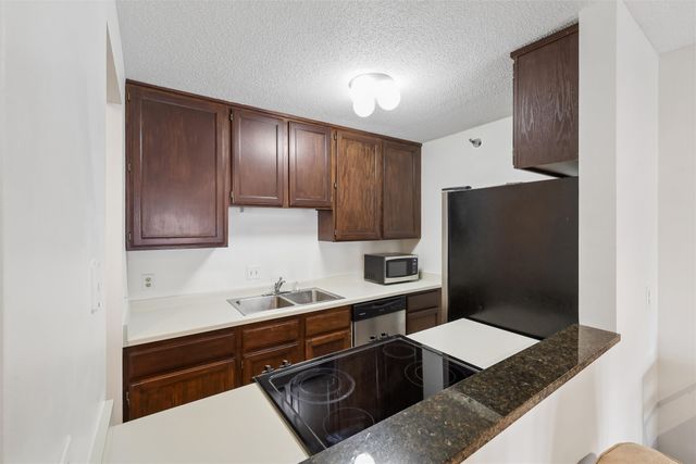 300 Walnut Street 707, Des Moines, IA 50309