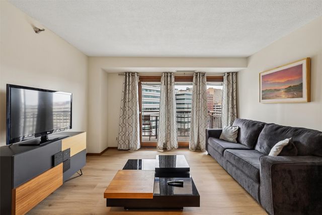 300 Walnut Street 707, Des Moines, IA 50309