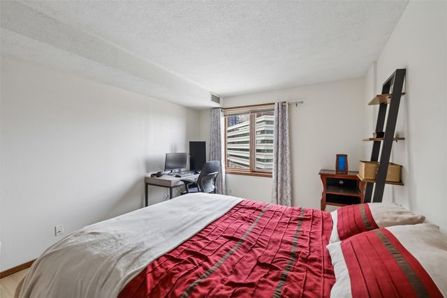 300 Walnut Street 707, Des Moines, IA 50309