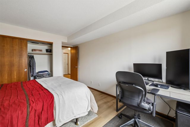 300 Walnut Street 707, Des Moines, IA 50309