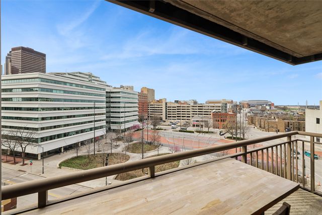 300 Walnut Street 707, Des Moines, IA 50309