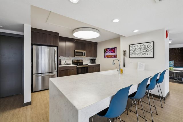 300 Walnut Street 707, Des Moines, IA 50309