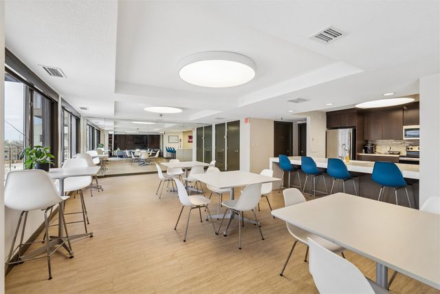 300 Walnut Street 707, Des Moines, IA 50309