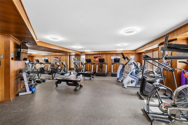 300 Walnut Street 707, Des Moines, IA 50309