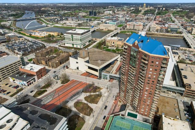 300 Walnut Street 707, Des Moines, IA 50309