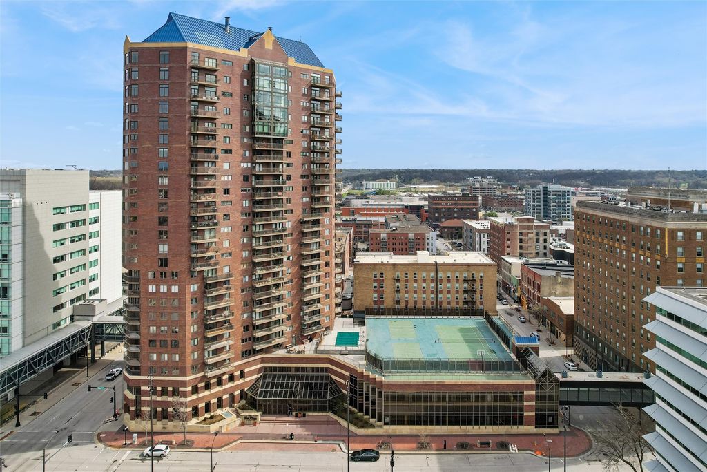 300 Walnut Street 707, Des Moines, IA 50309