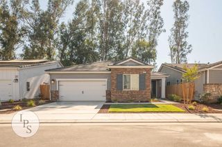 1457 Las Rosas Avenue, Clovis, CA 93619