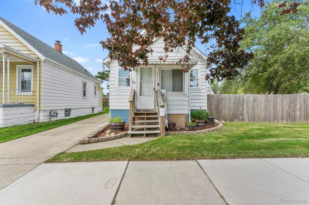 448 Bondie Street, Wyandotte, MI 48192