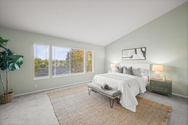 14581 Rutledge Sq, San Diego, CA 92128