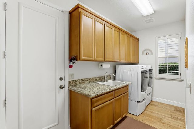 2612 Arboreta Ct, Carmichael, CA 95608