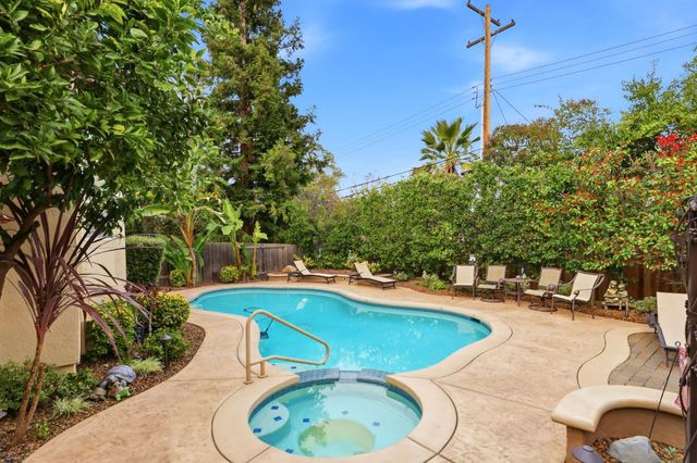 2612 Arboreta Ct, Carmichael, CA 95608