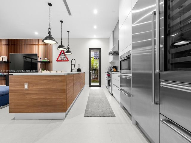 1760 Chucunantah Rd, Miami, FL 33133