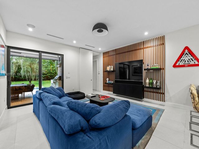 1760 Chucunantah Rd, Miami, FL 33133