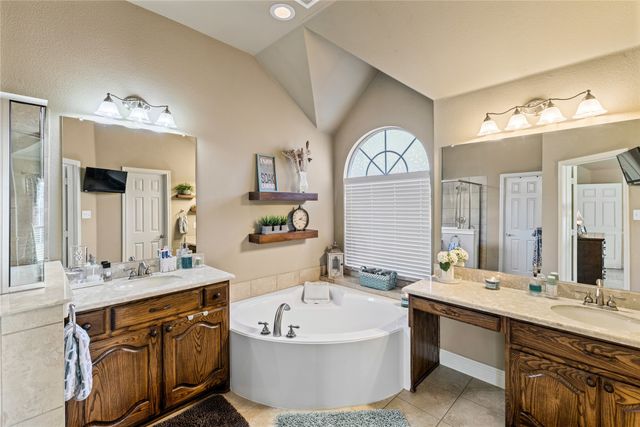 2006 Spring Creek Drive, Midlothian, TX 76065