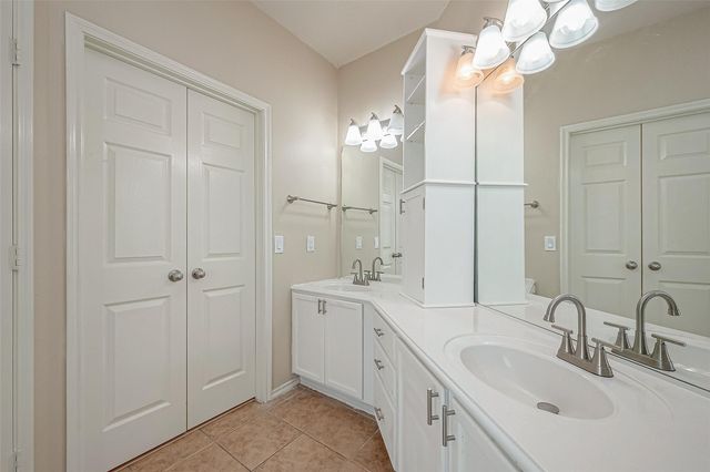 19718 Wren Forest Ln, Houston, TX 77084