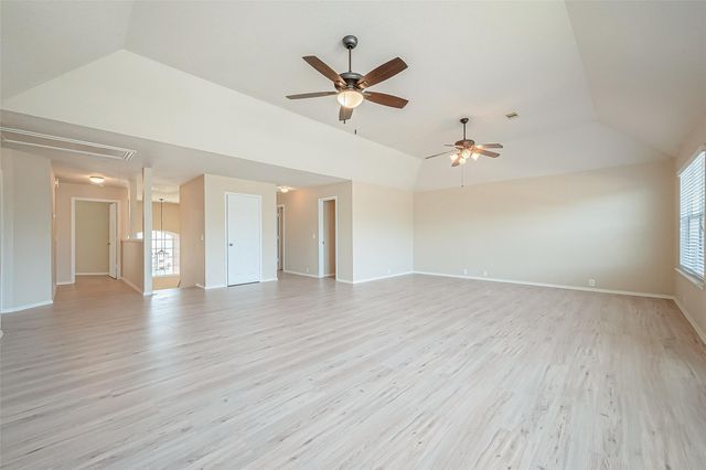 19718 Wren Forest Ln, Houston, TX 77084