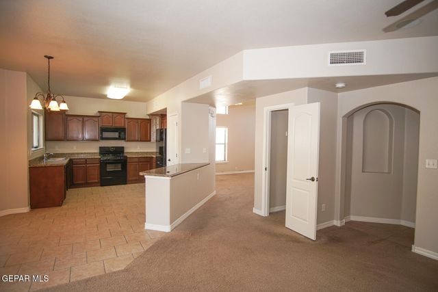 14373 Coyote Trail Drive, El Paso, TX 79938