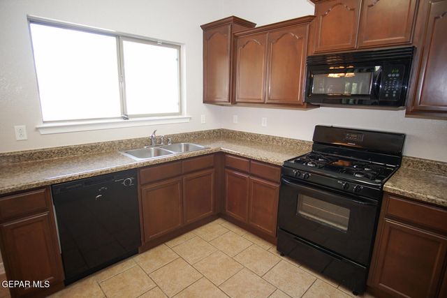 14373 Coyote Trail Drive, El Paso, TX 79938