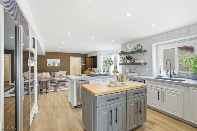 7715 Spanish Bay Drive, Las Vegas, NV 89113