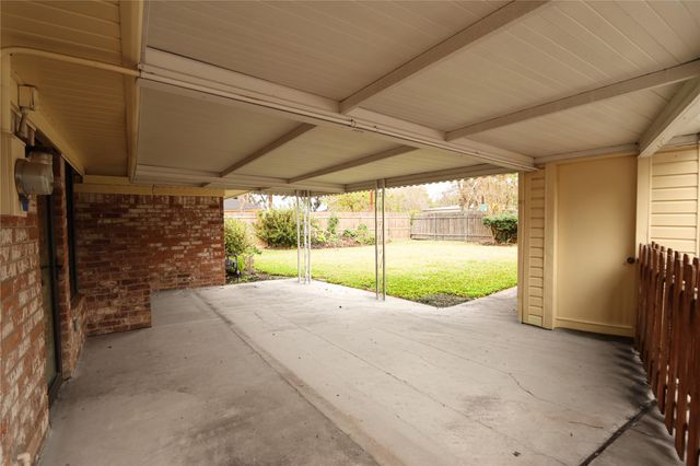 9702 Rocktree Drive, Houston, TX 77040