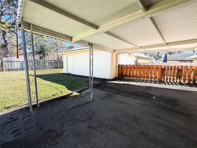 9702 Rocktree Drive, Houston, TX 77040