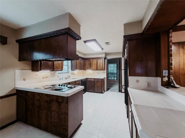 9702 Rocktree Drive, Houston, TX 77040