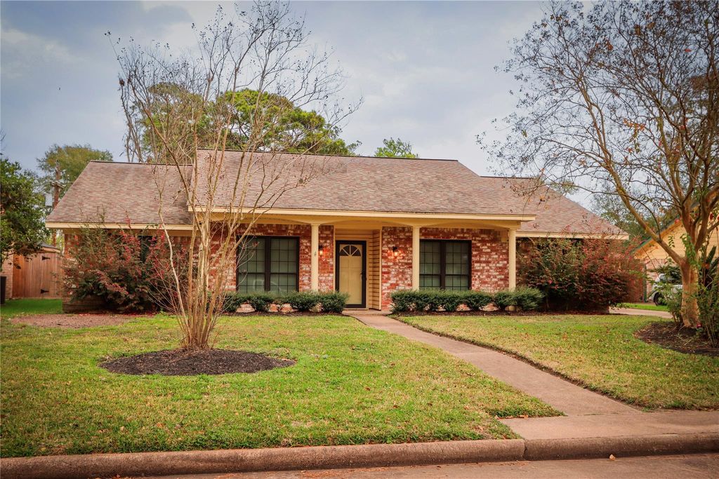 9702 Rocktree Drive, Houston, TX 77040