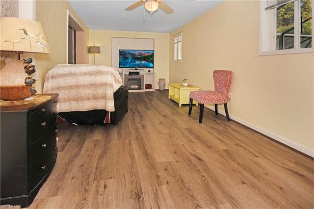 707 16th PL, Cape Coral, FL 33909