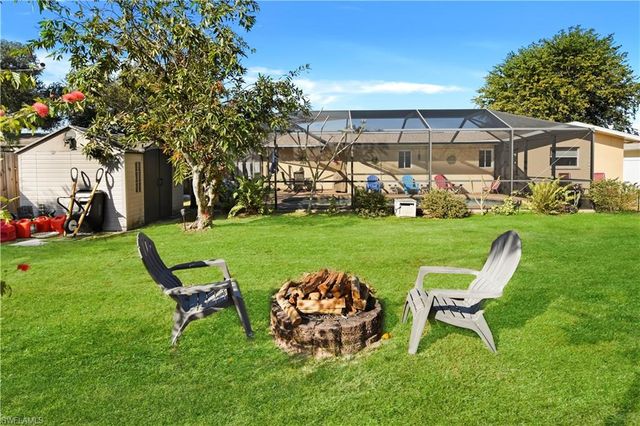 707 16th PL, Cape Coral, FL 33909