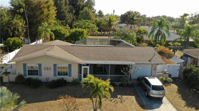 707 16th PL, Cape Coral, FL 33909