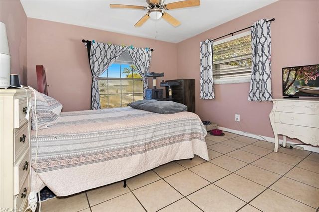 707 16th PL, Cape Coral, FL 33909