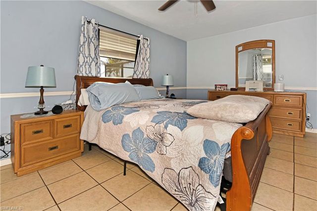 707 16th PL, Cape Coral, FL 33909