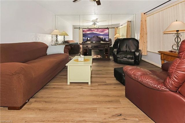 707 16th PL, Cape Coral, FL 33909