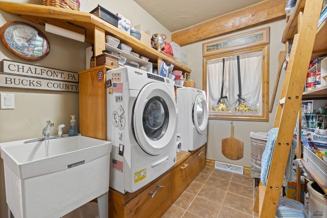 20723 MORNING STAR RD, Lead, SD 57754